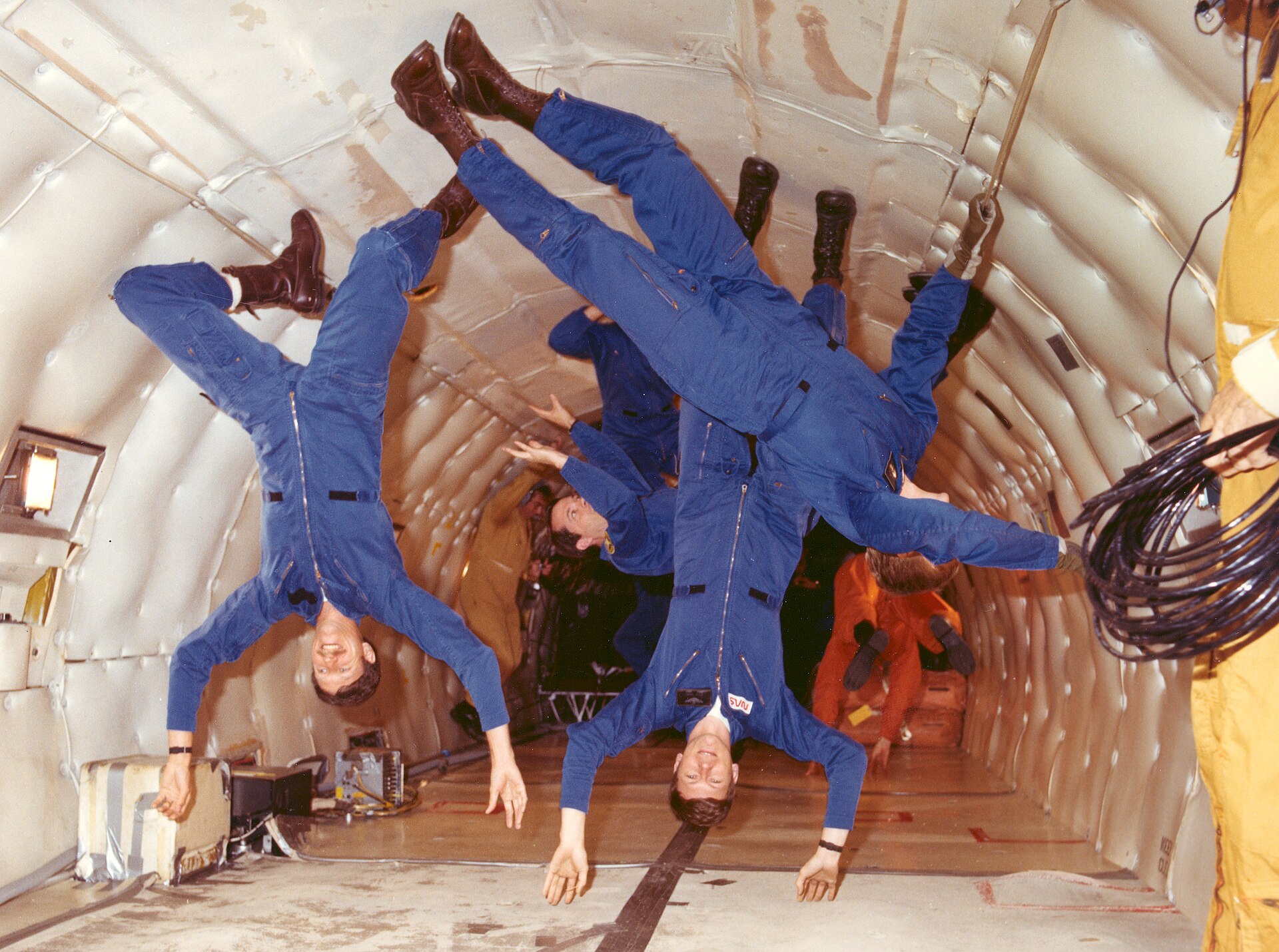 Apakah Astronaut Merasakan Gravitasi di Luar Angkasa?